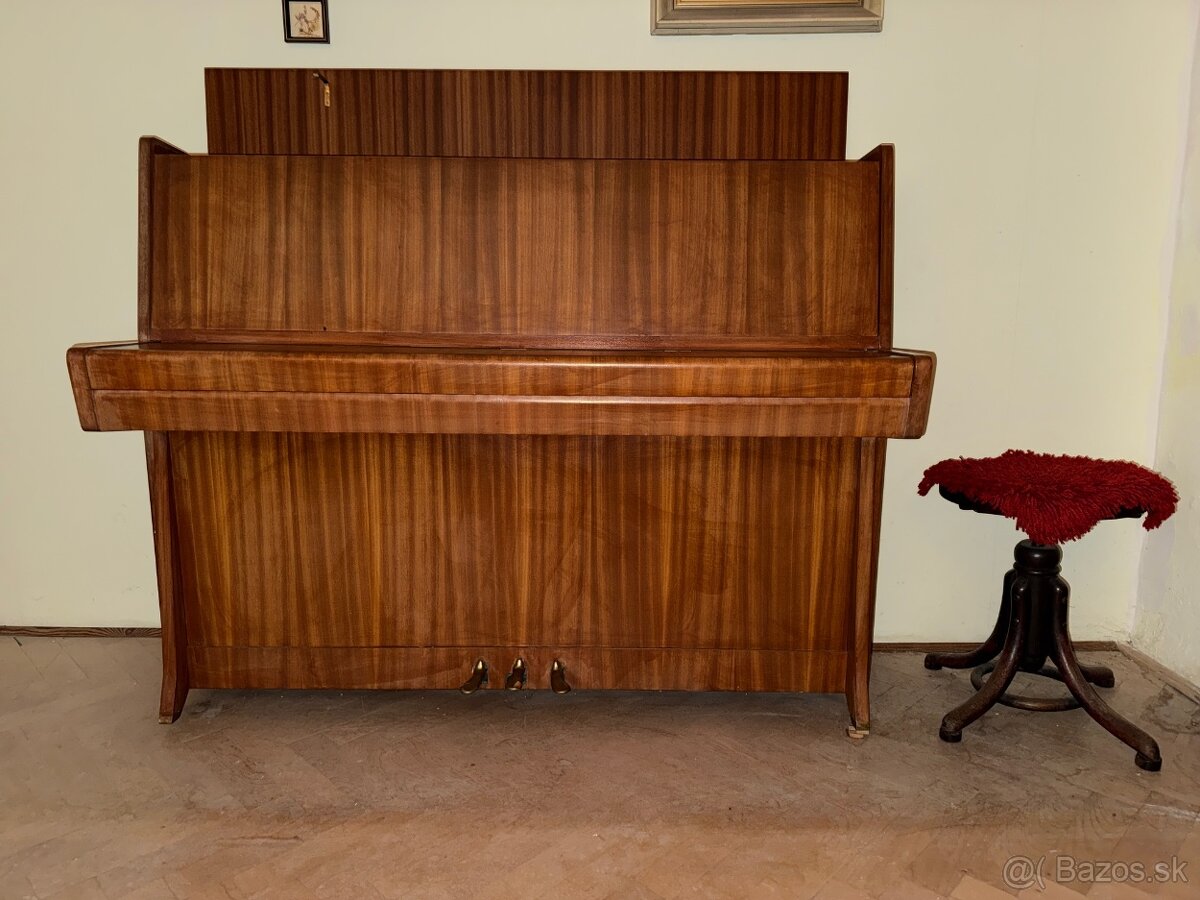 Pianino PETROF P114 Klasik - 6