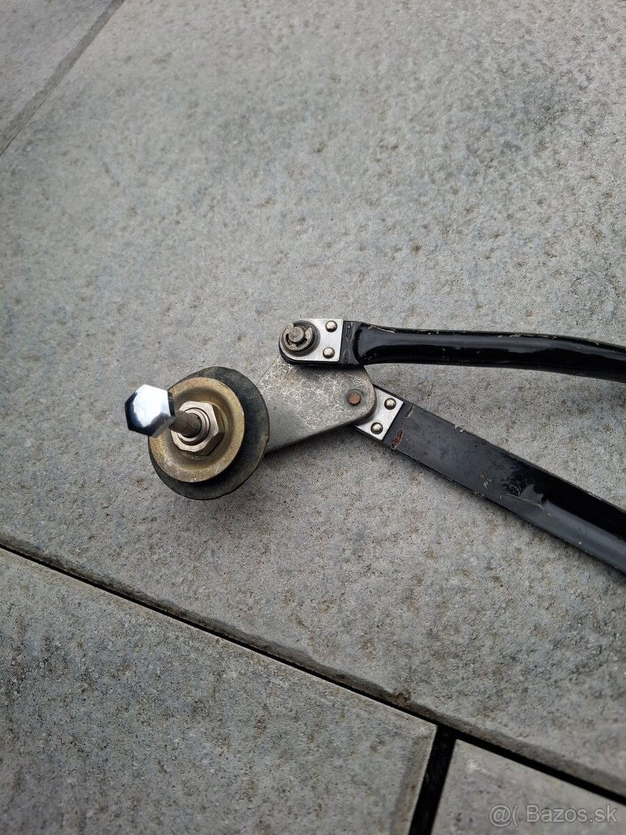 Táhla stěračů Škoda 1203 - 6