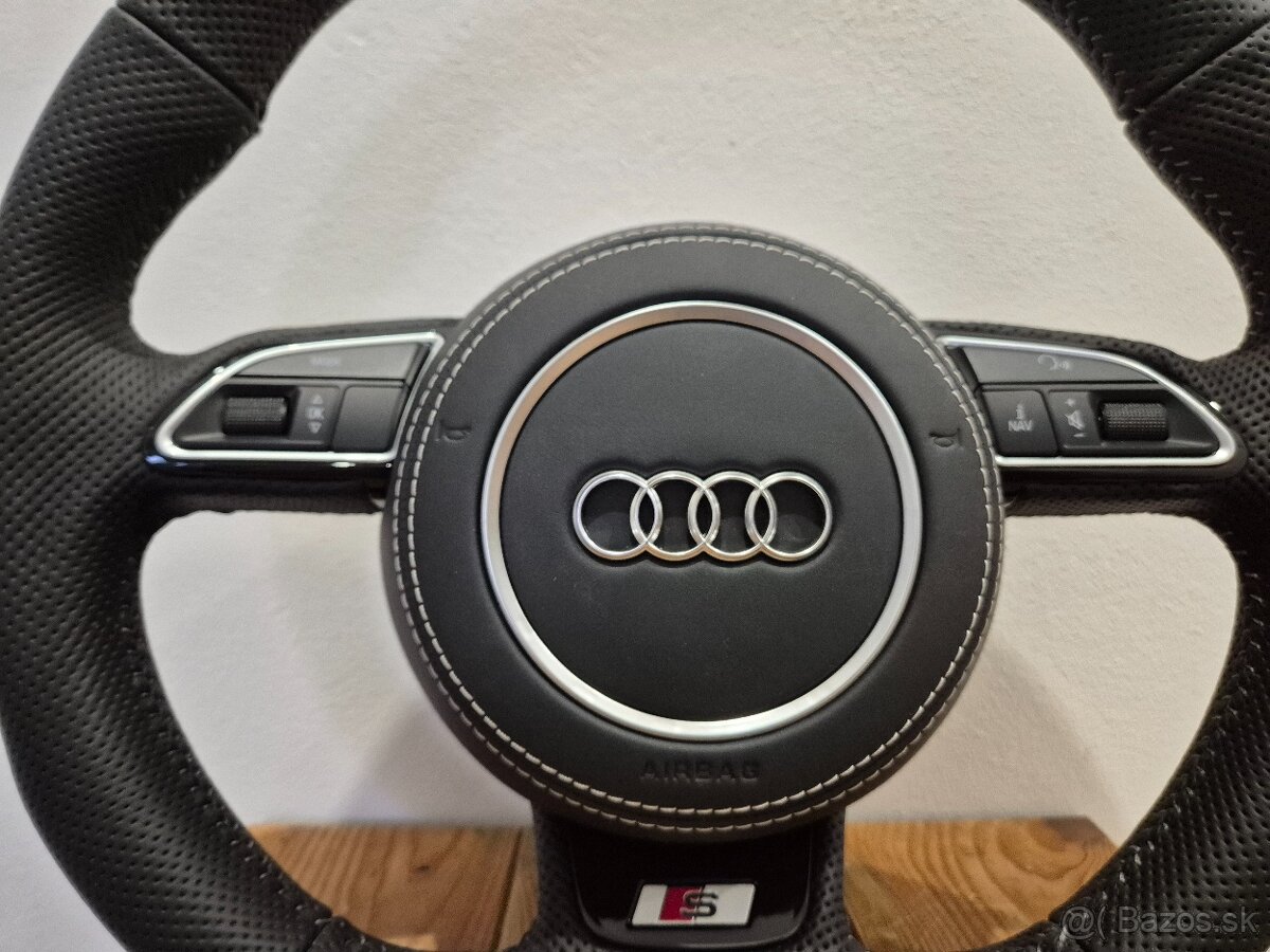 AUDI MULTIFUNKCNY PERFOROVANÝ VOLANT - 6