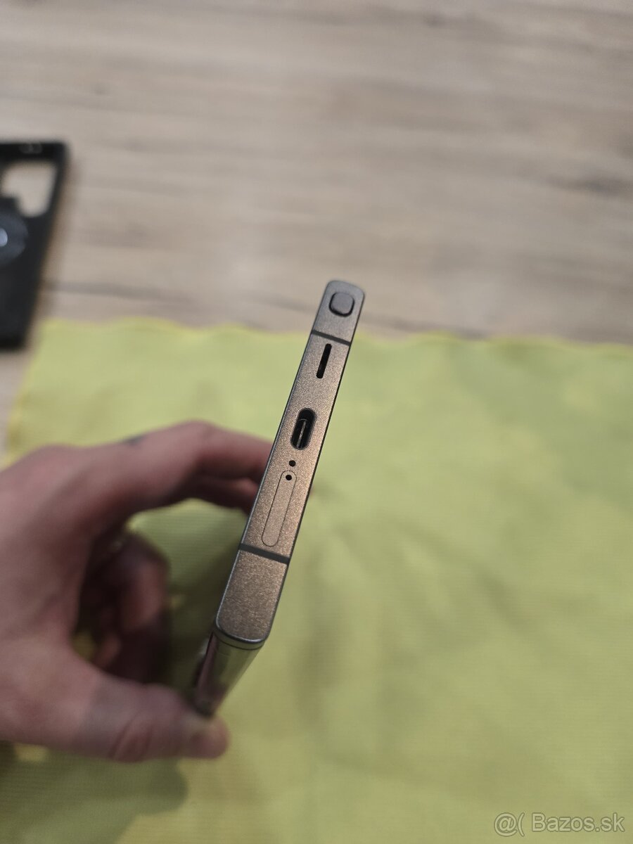 Predám S24 Ultra 12/256GB - 6