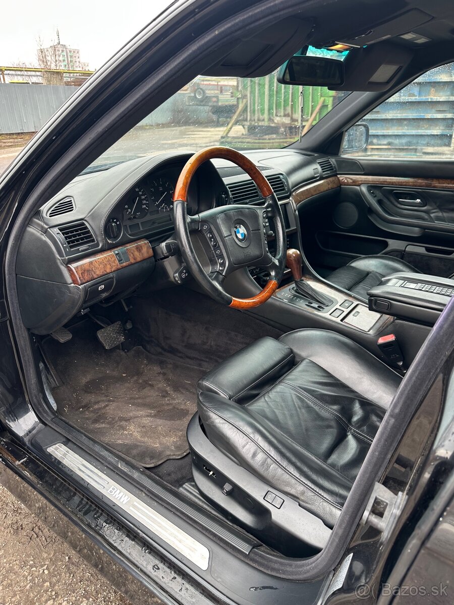 Rozpredam bmw e38 750i - 6