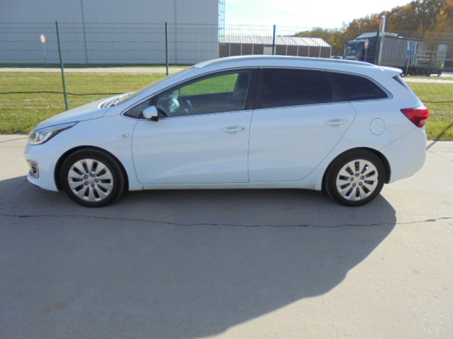 Kia Cee´d SW 1.4 CVVT LX, benzín, combi, r.v.9/2015 - 6