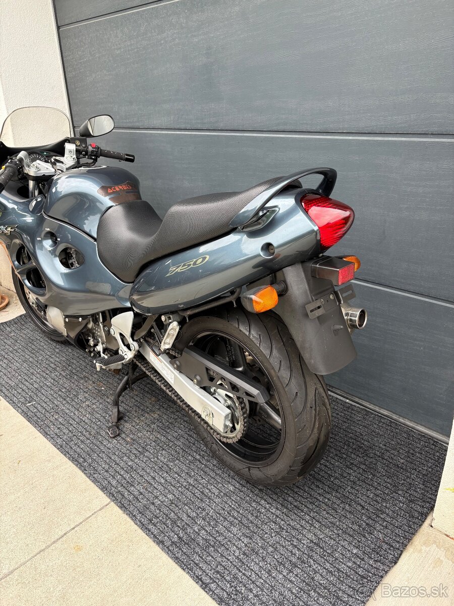 Suzuki GSXF 750 - 6