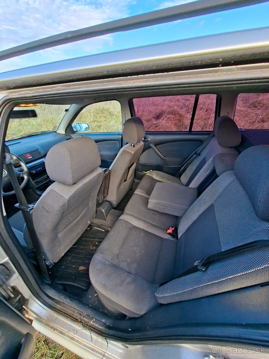 sedacky Skoda OCtavia kombi vyhrievane - 6