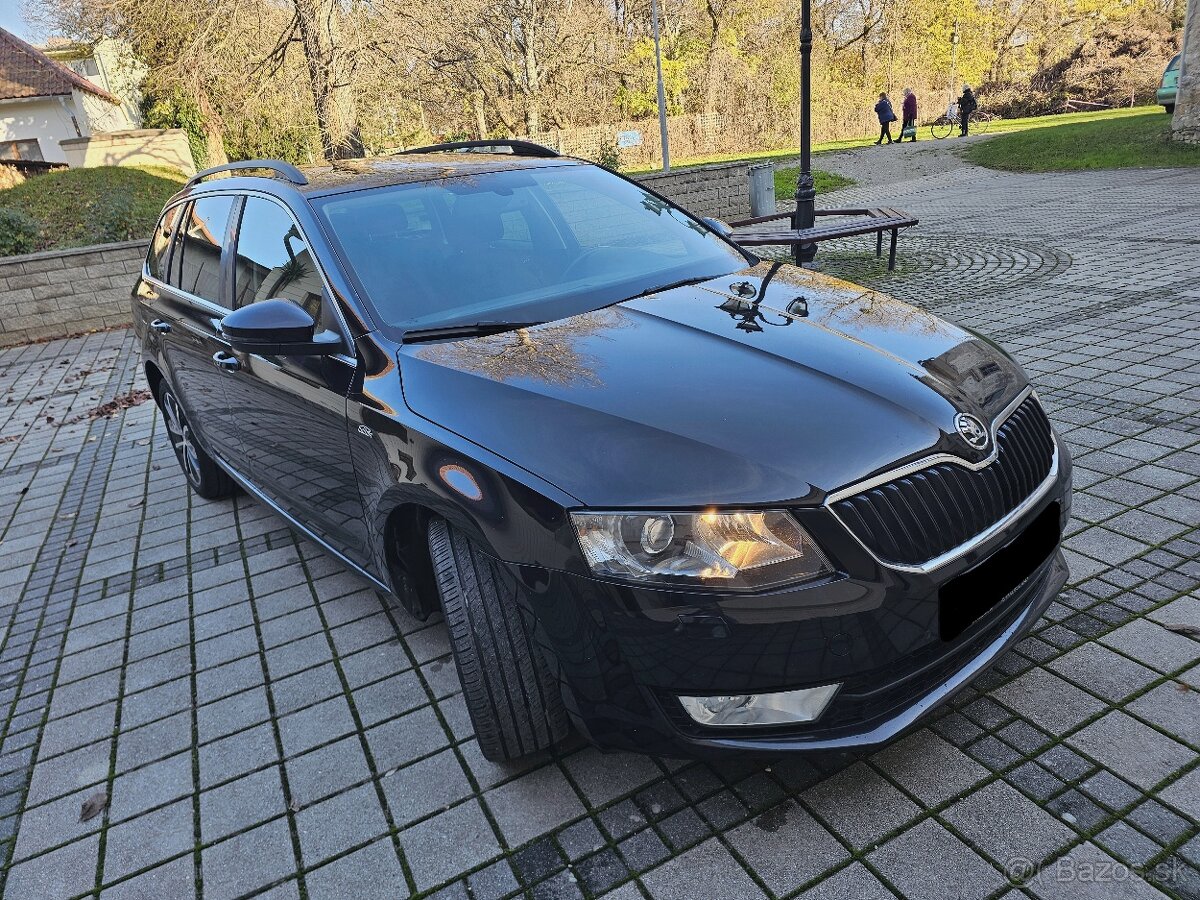 Škoda Octavia Combi 2.0 TDI DSG Edition Xenoný Navi DVD R17 - 6