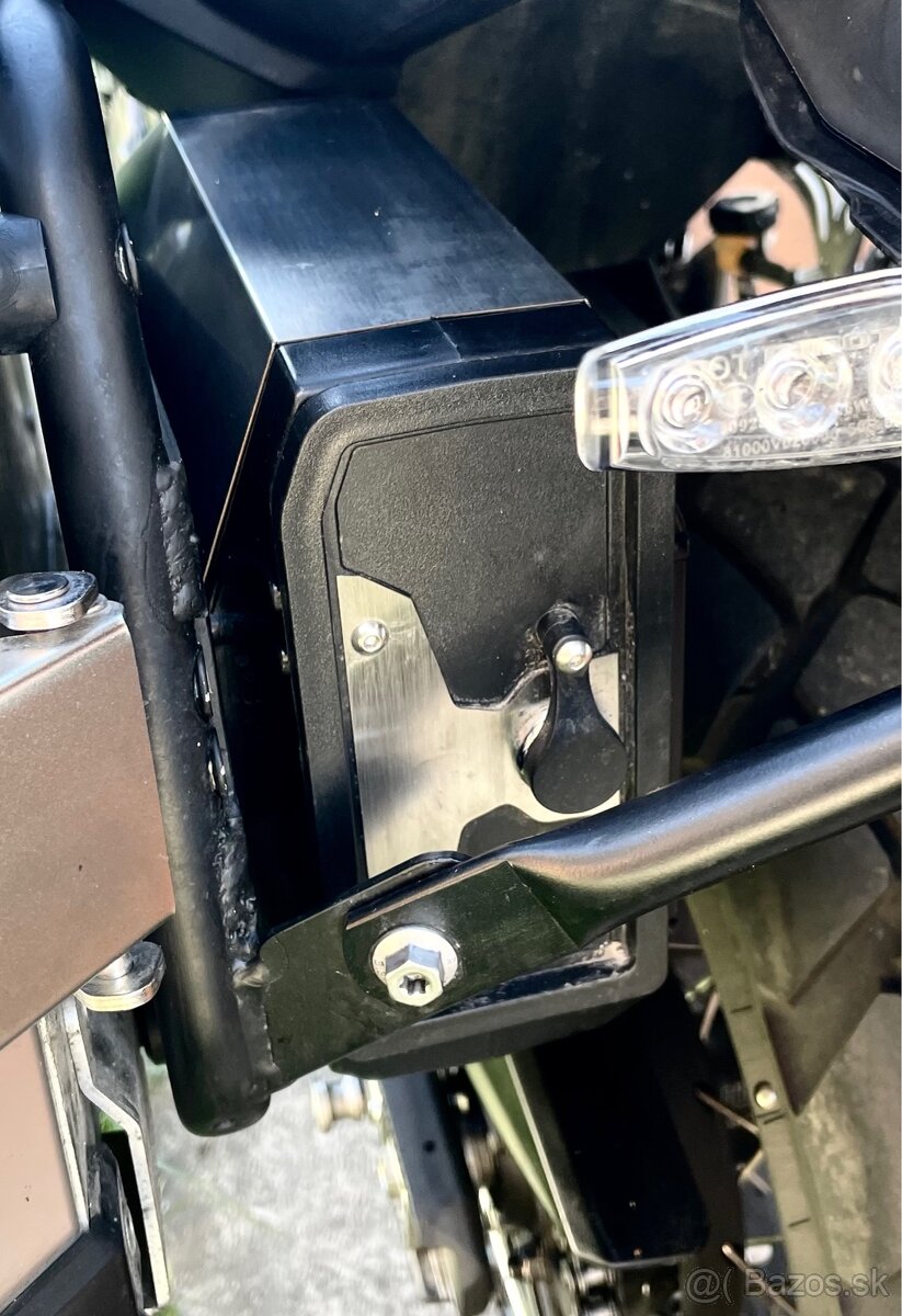 QJ Motor SVT 650 X 2024 - 6