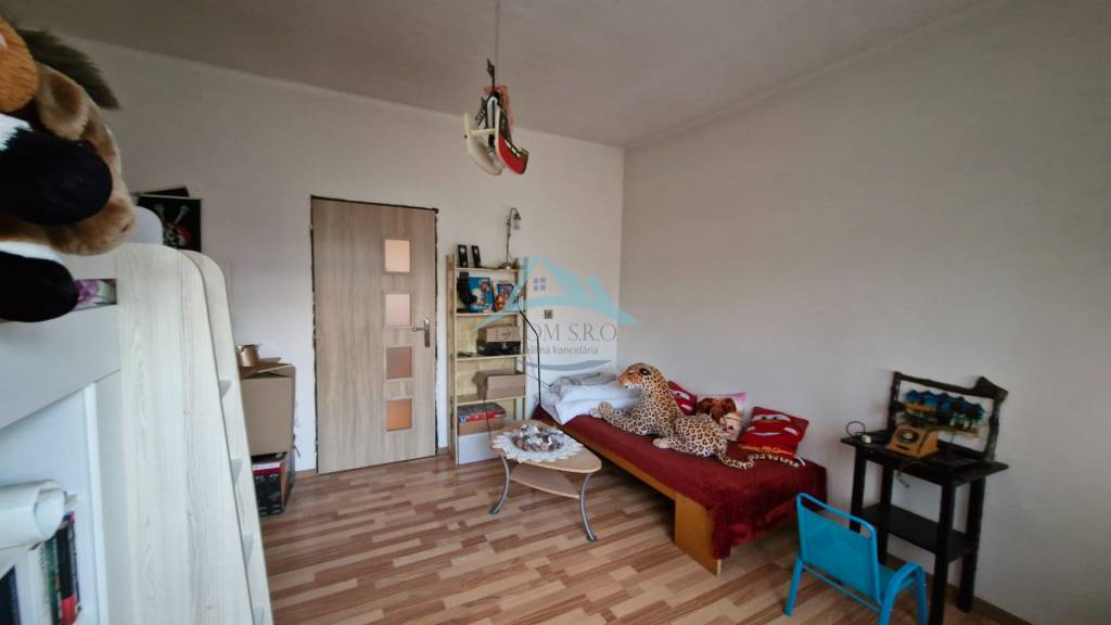 Rodinný dom s potenciálom na podnikanie v obci Malé Zlievce - 6