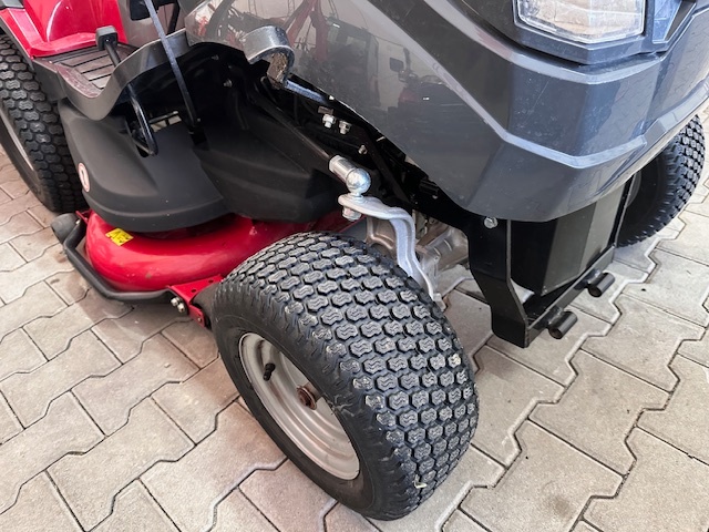 Traktorová kosačka Castel Garden XHTY 240 4WD - 6