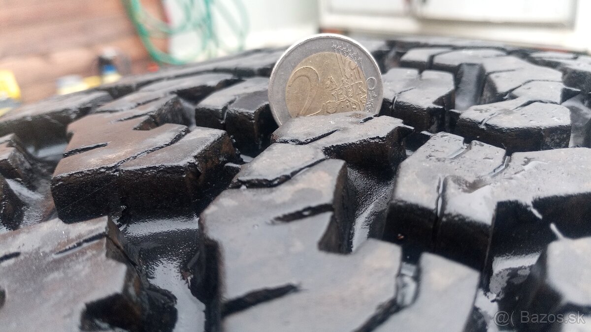 Bf goodrich All tereain 285/70/17 - 6