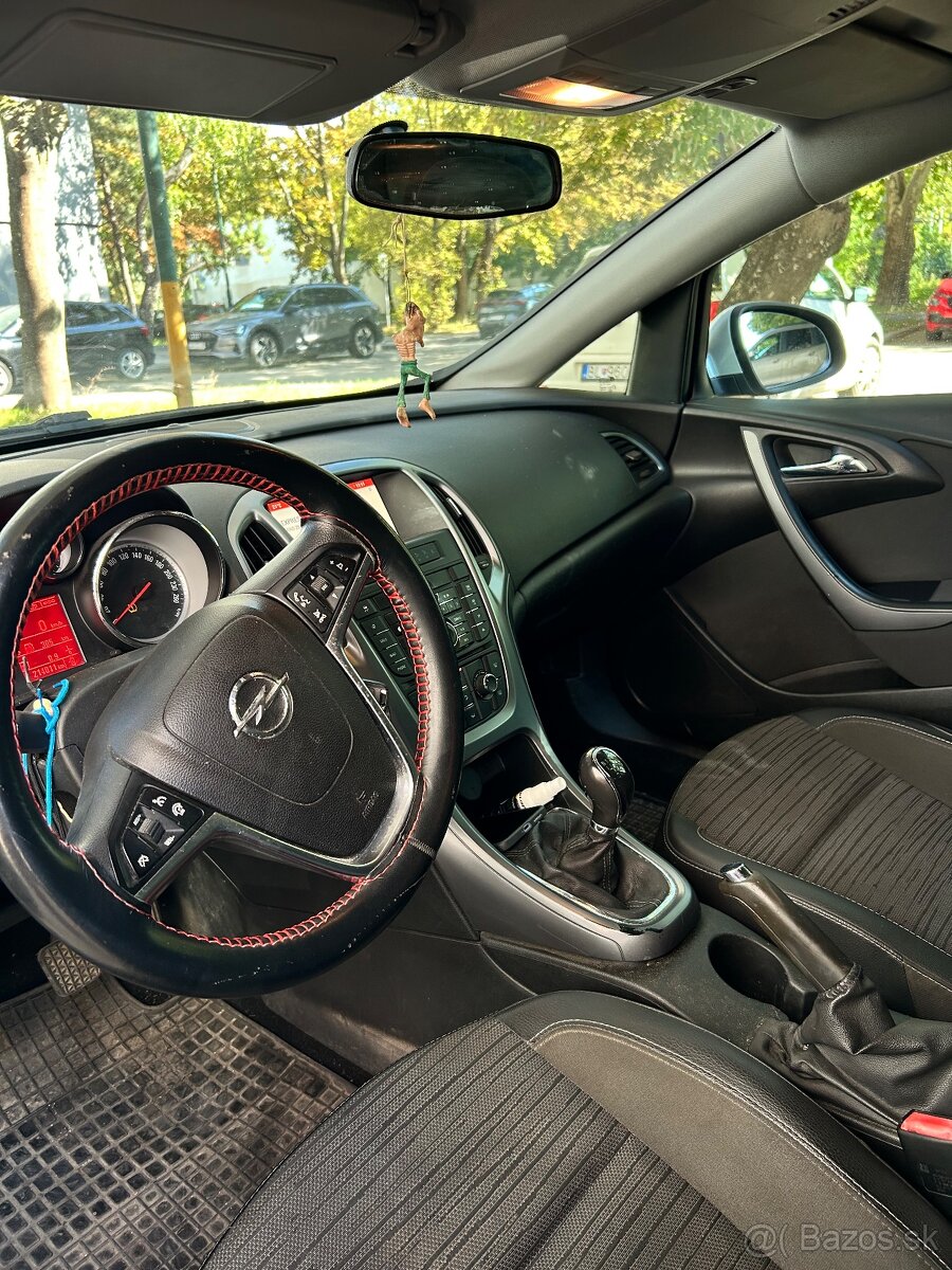 Predám Opel Astra Sport Tourer - 6