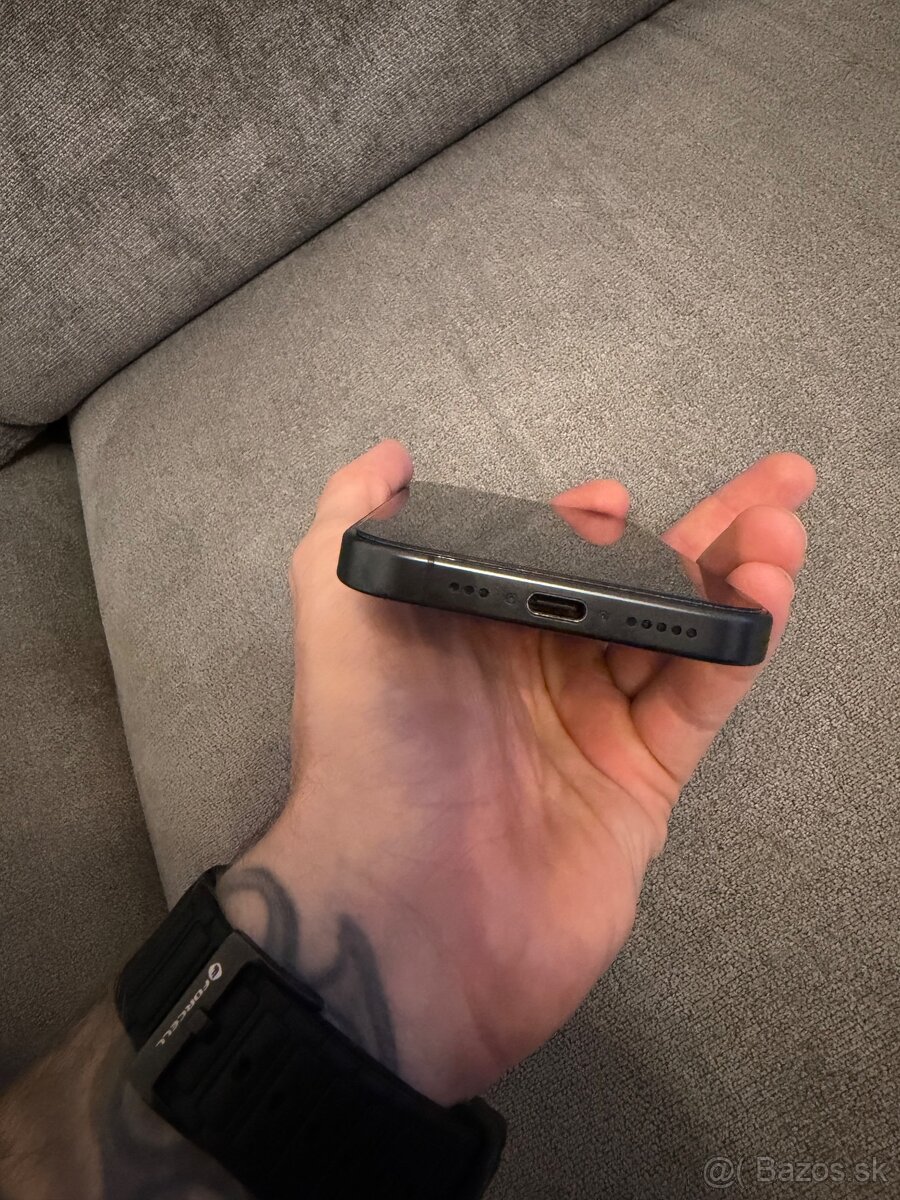 Iphone 15 Pro black titanium 128GB - 6