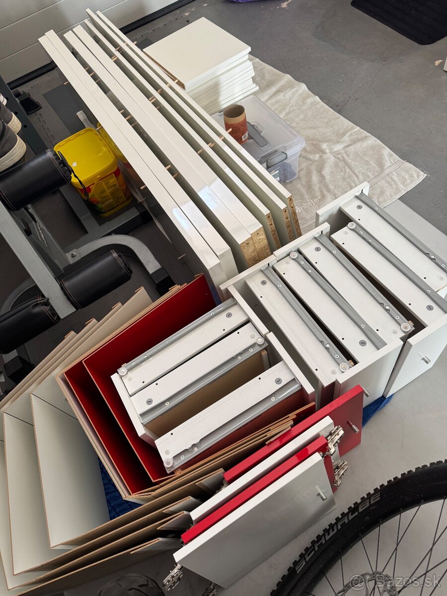 KALLAX 4 x 4 (Ikea) - 6
