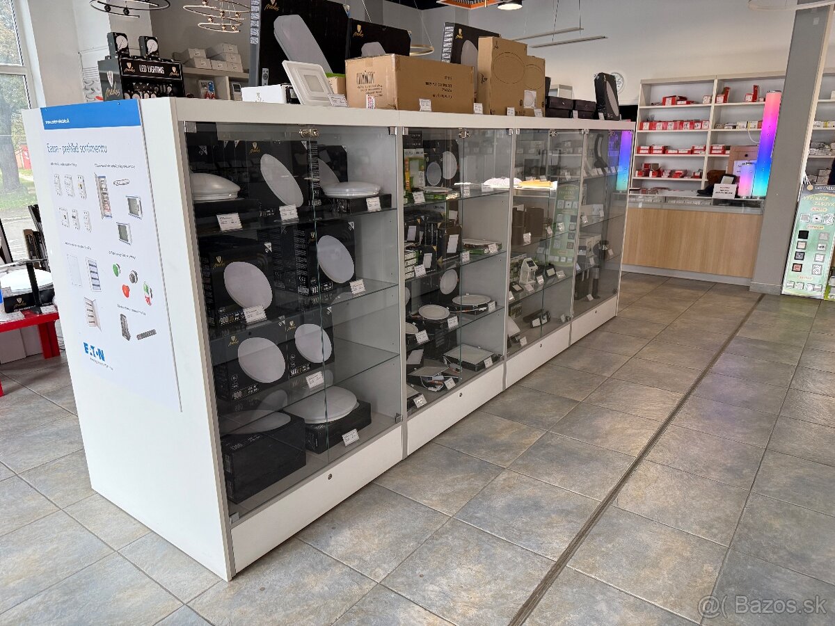 Presklené regály, vitríny - 6