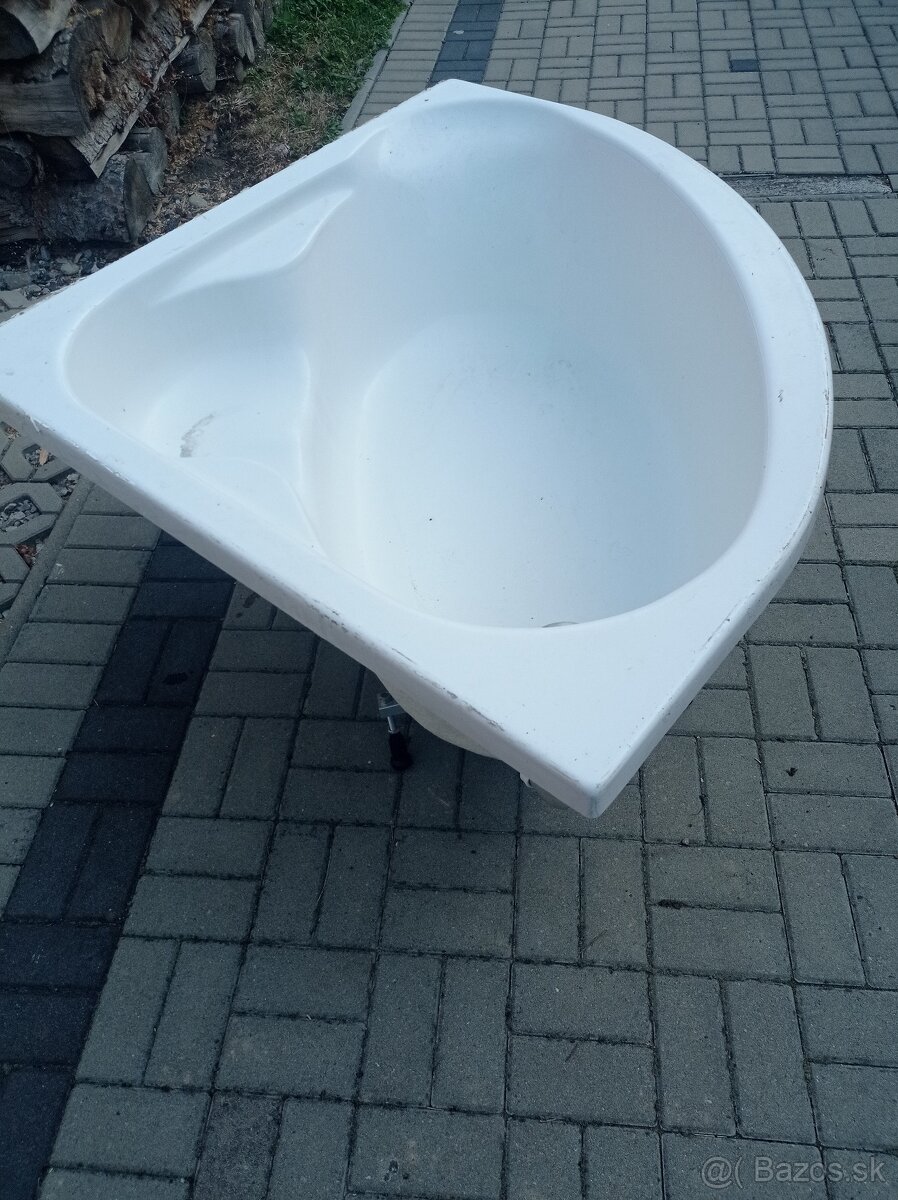 Predám rohovu vanu - 6