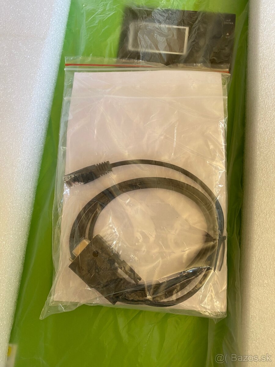 Predám solárny invertor Qoltec 3,5kw 1f - 6