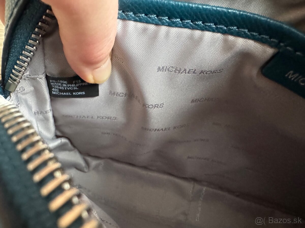 Michael Kors kožená crossbody kabelka - 6