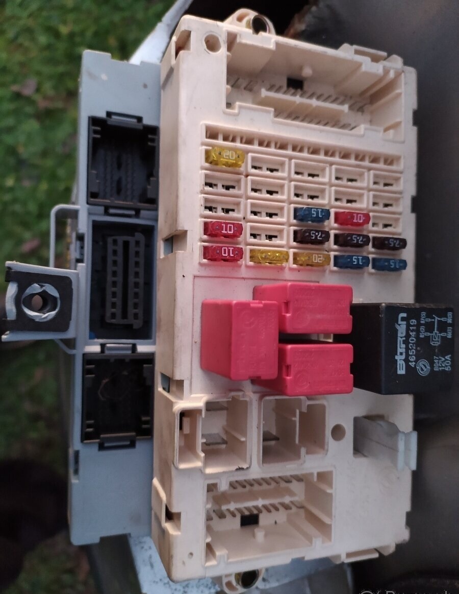 Rozpredam Fiat Stilo 1,9JTD 85kw - 6