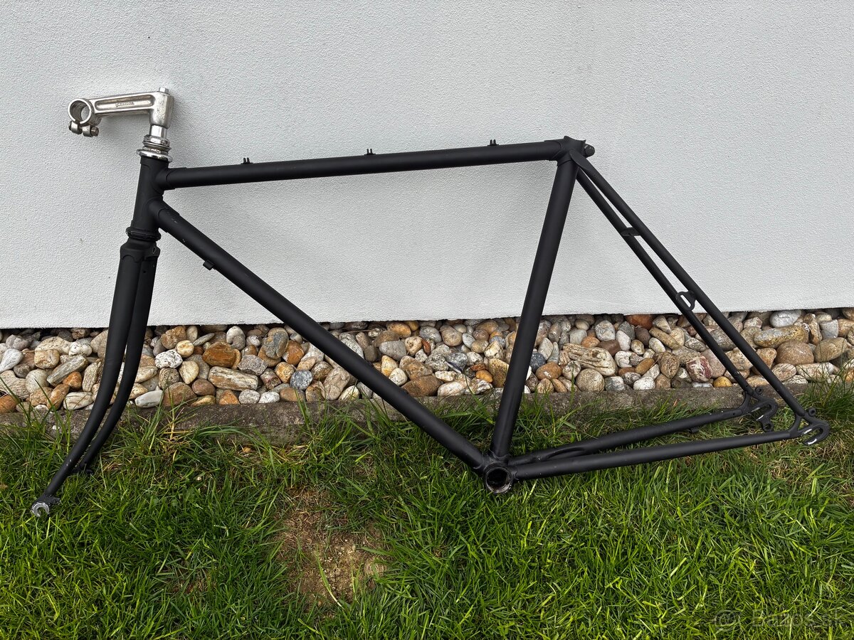 Ocelovy cestny ram s predstavcom - 6