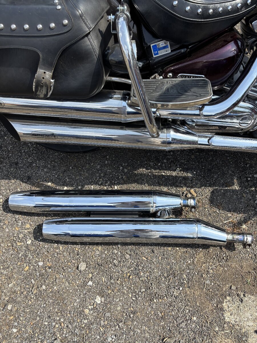 Yamaha XV1600 Road Star - 6