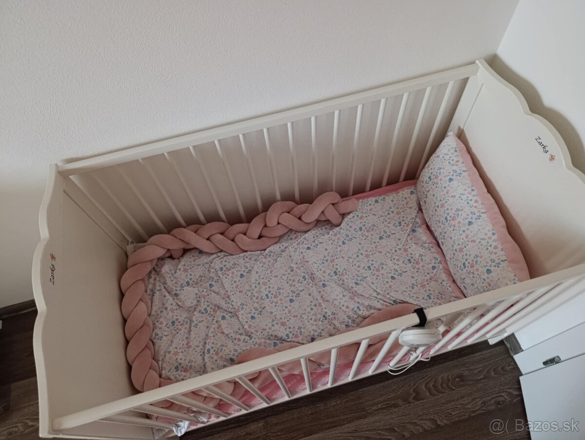 veľká priestranná postieľka + čisto nový matrac - 6