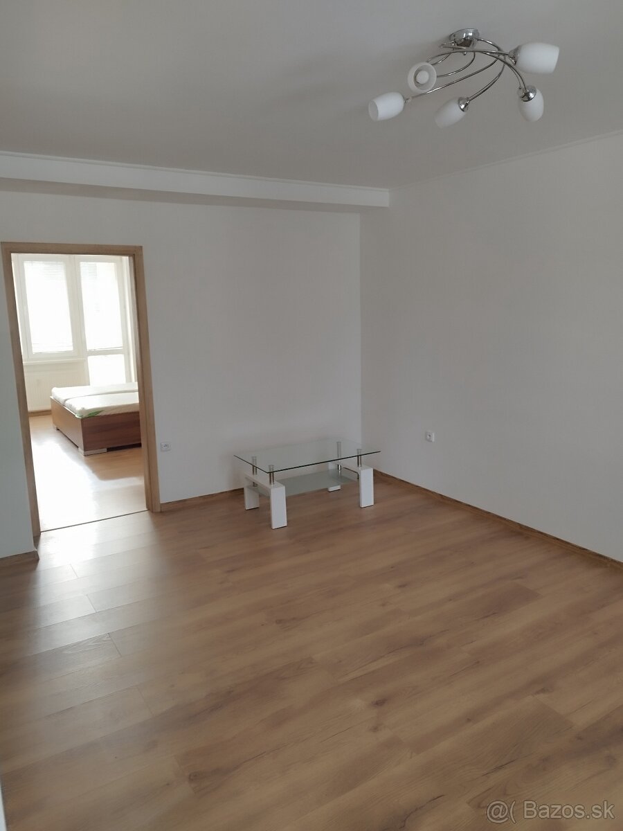 Prenájom 2 izbového bytu - 6