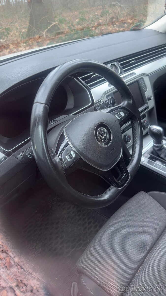 Volkswagen Passat Variant 1.6 TDI Business Comfortline DSG - 6