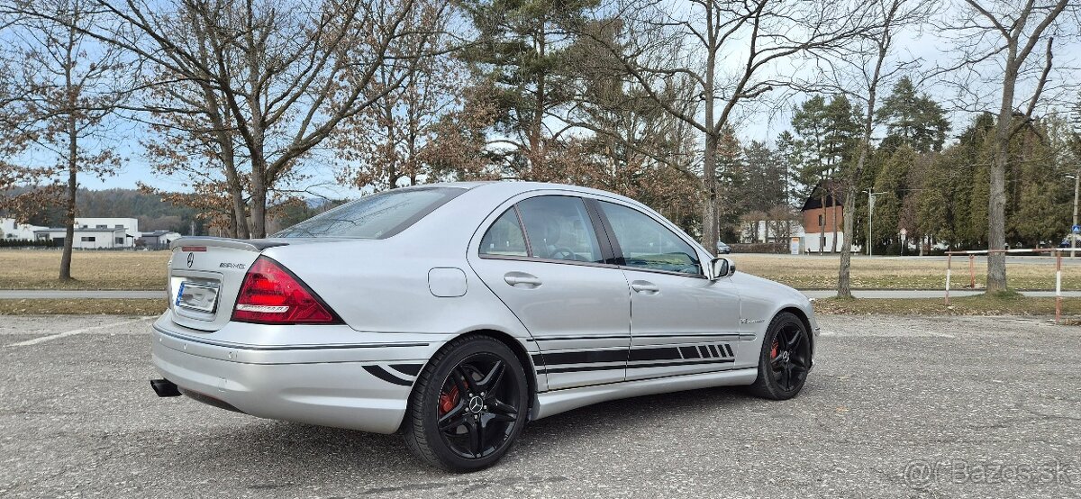 Mercedes Benz C32 AMG (2002) - 6