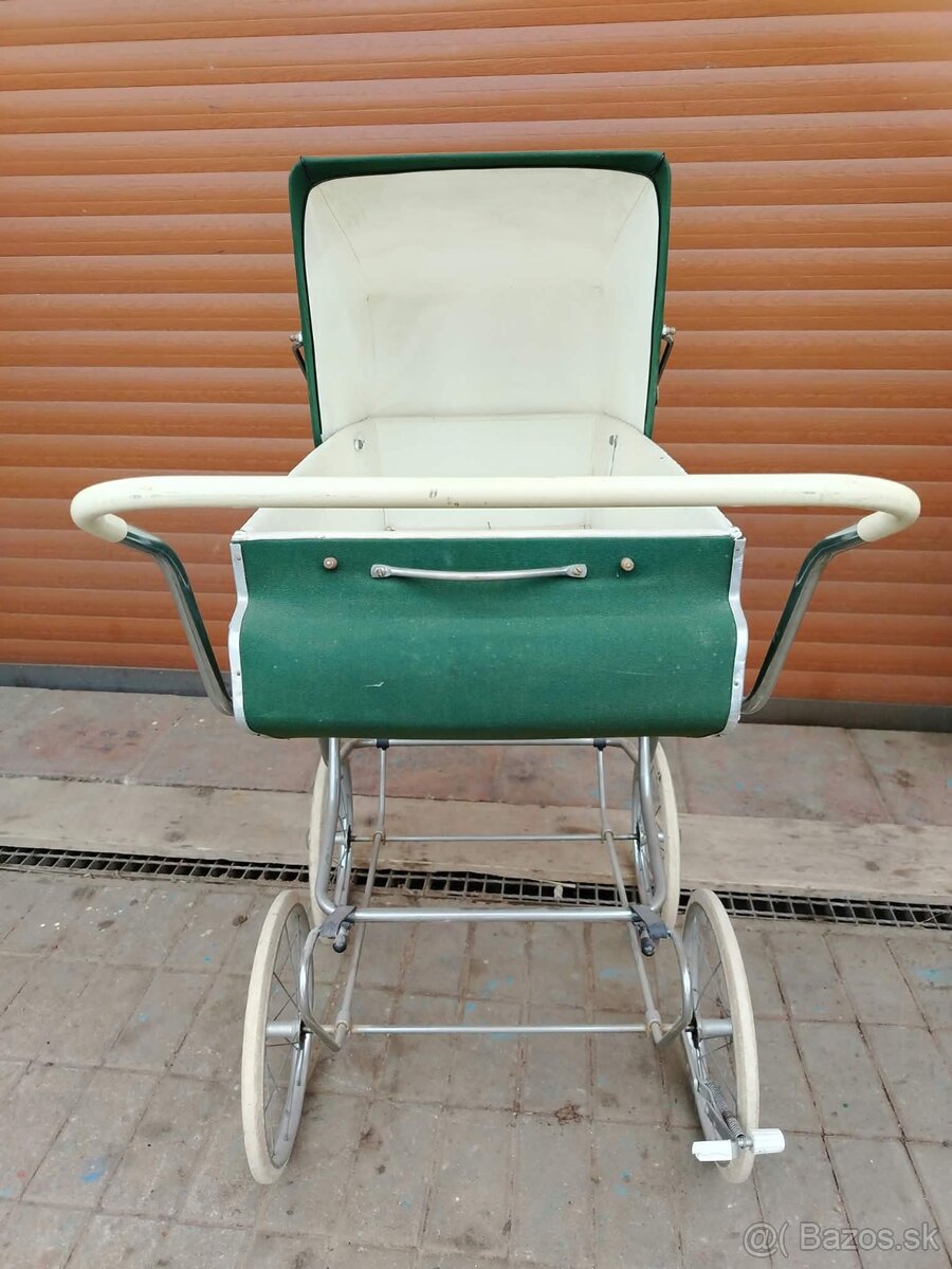 Starý retro kočik - 6
