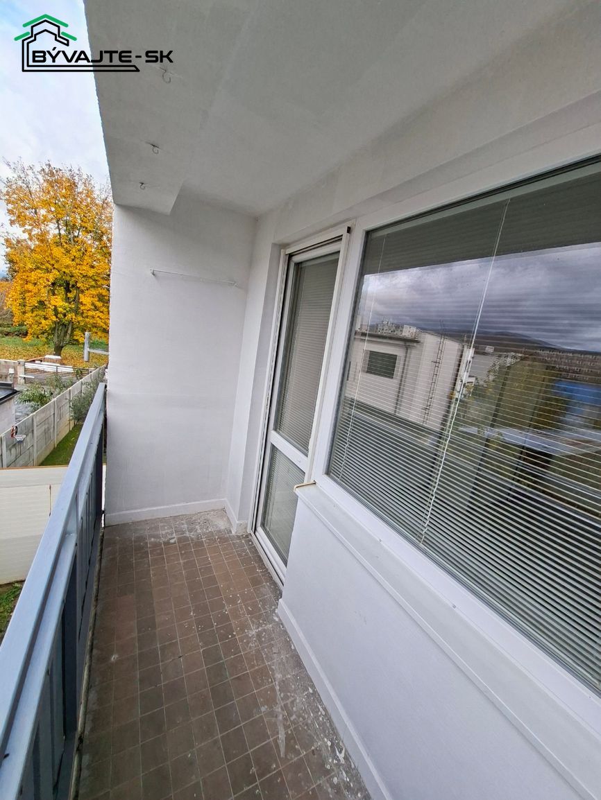 Jednoizbový byt s balkónom a parkovacím miestom v Prievidzi, - 6