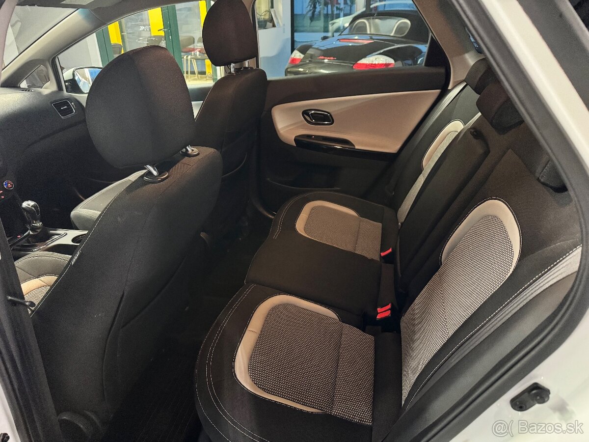 KIA Ceed SW 1.6 CRDI Gold 128 tisíc km/Slovák/ 2015 - 6