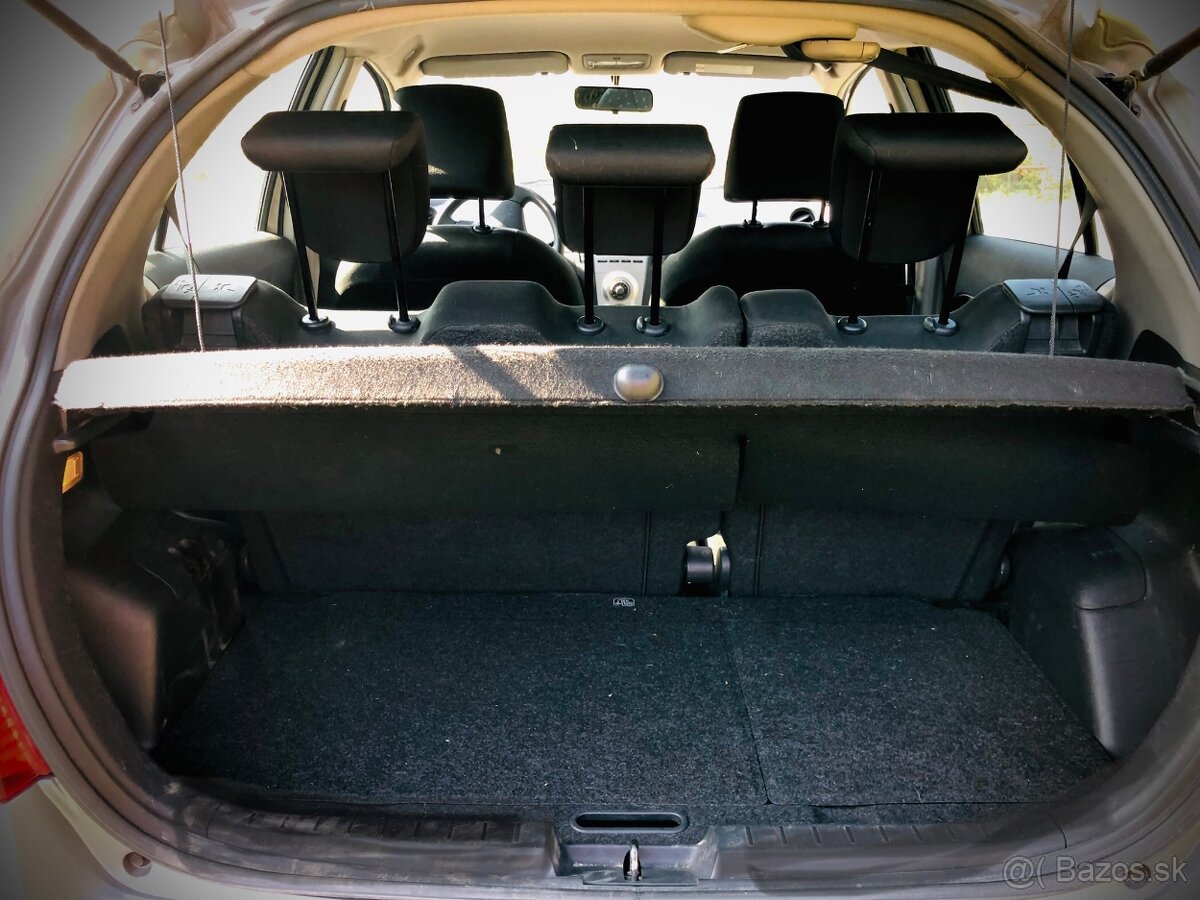 Toyota Yaris 1,3 T, r.v. 2006 - 6