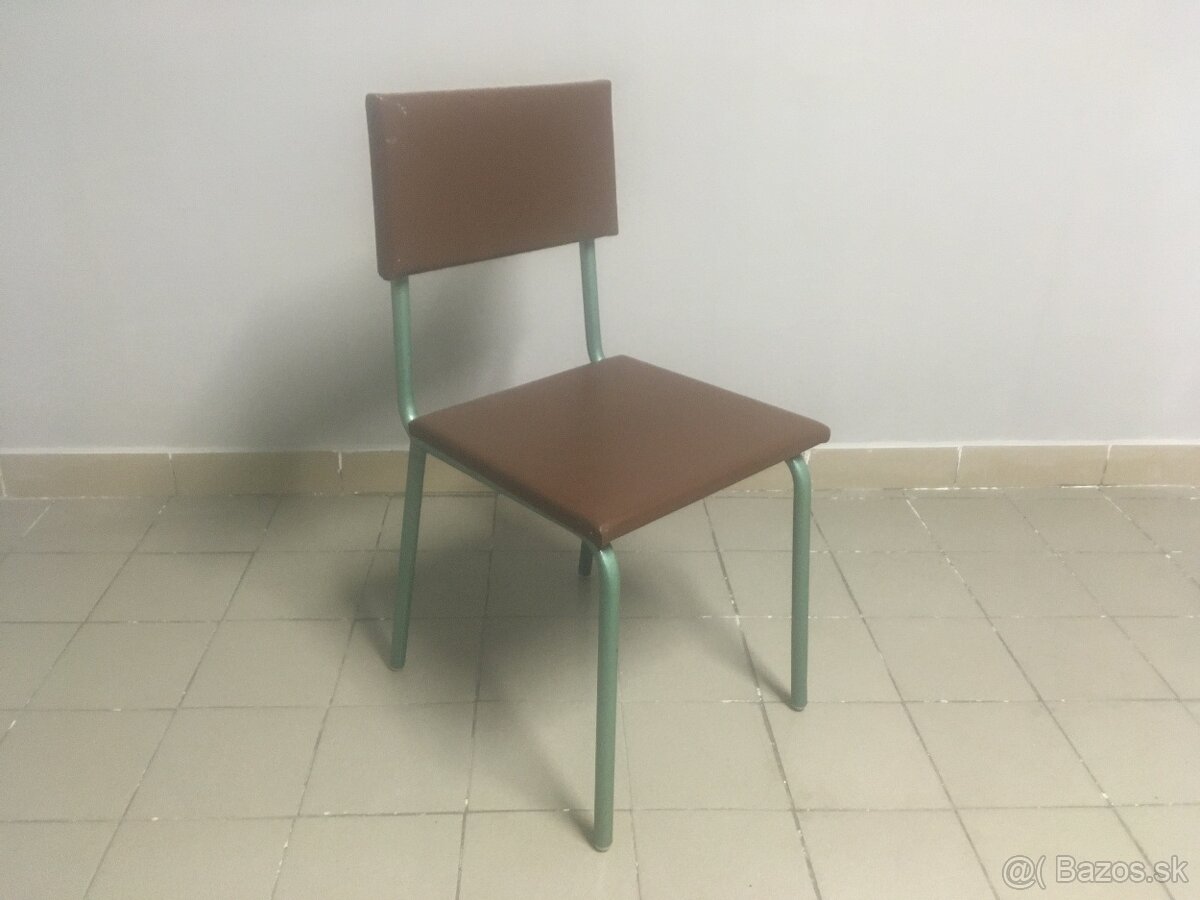 Veľké dizajnované kreslo, stoličky. - 6