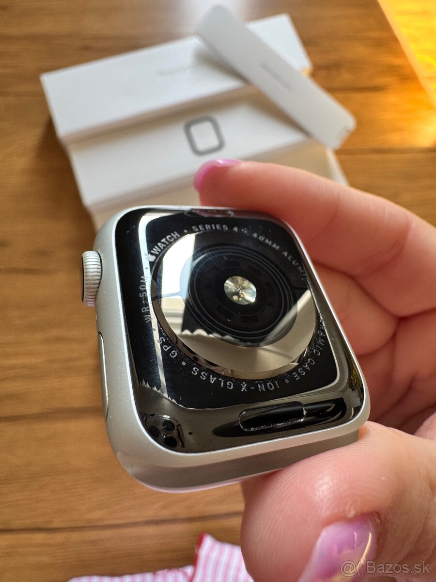Apple Watch series 4, 40mm - 6