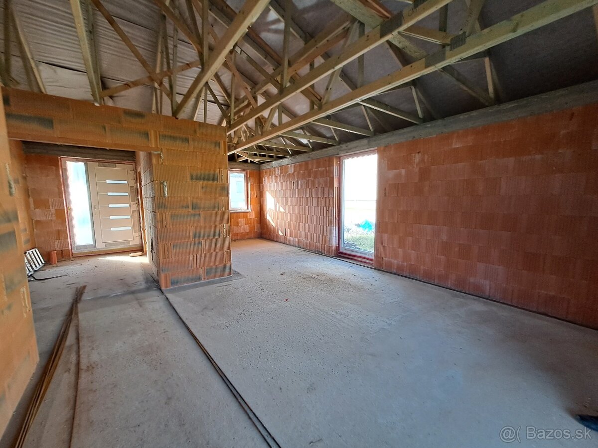 Ponúkame na predaj 4. izb. RD Nitra - Štitáre - 6