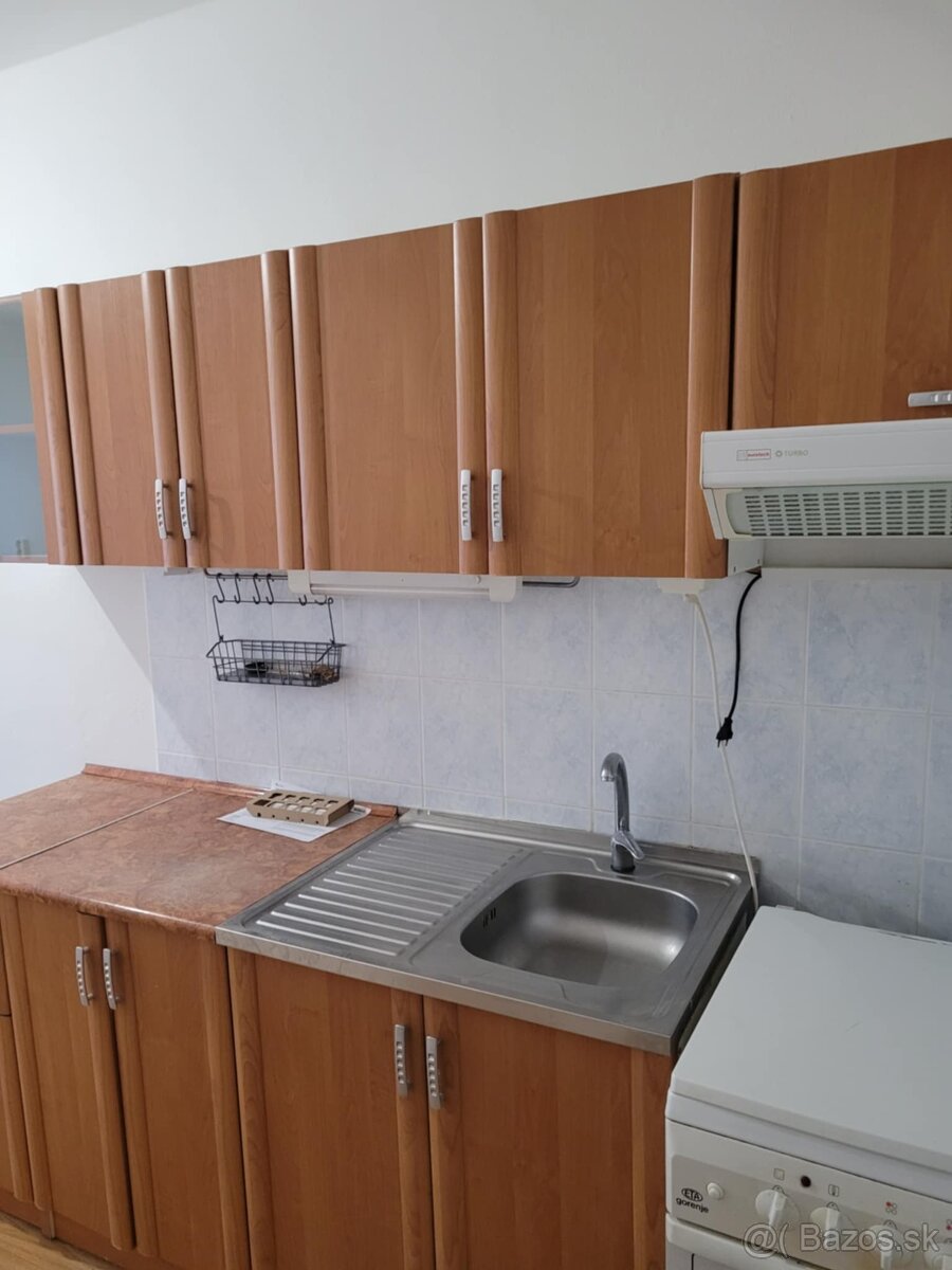 Predaj 3 - izbového bytu v Leviciach - 6