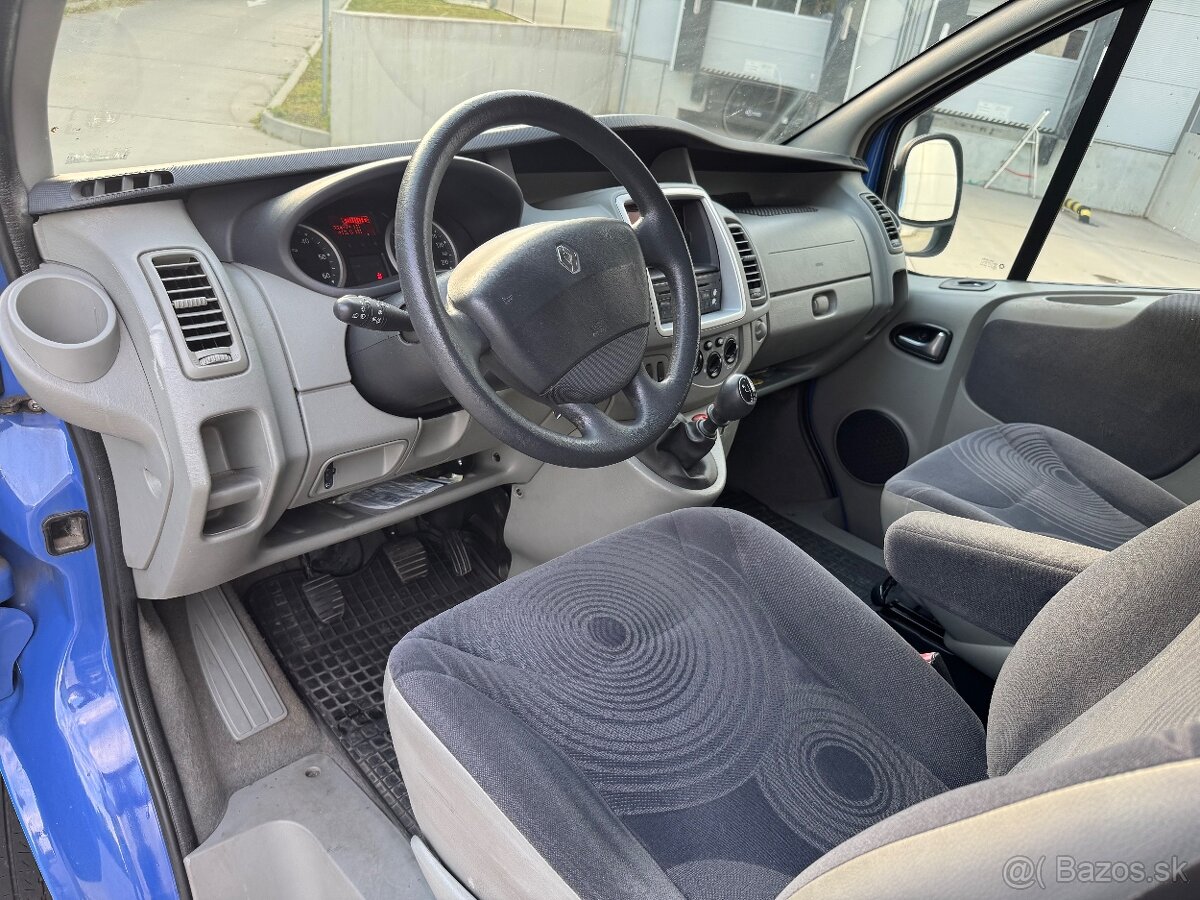 RENAULT TRAFFIC BUS LONG - 6