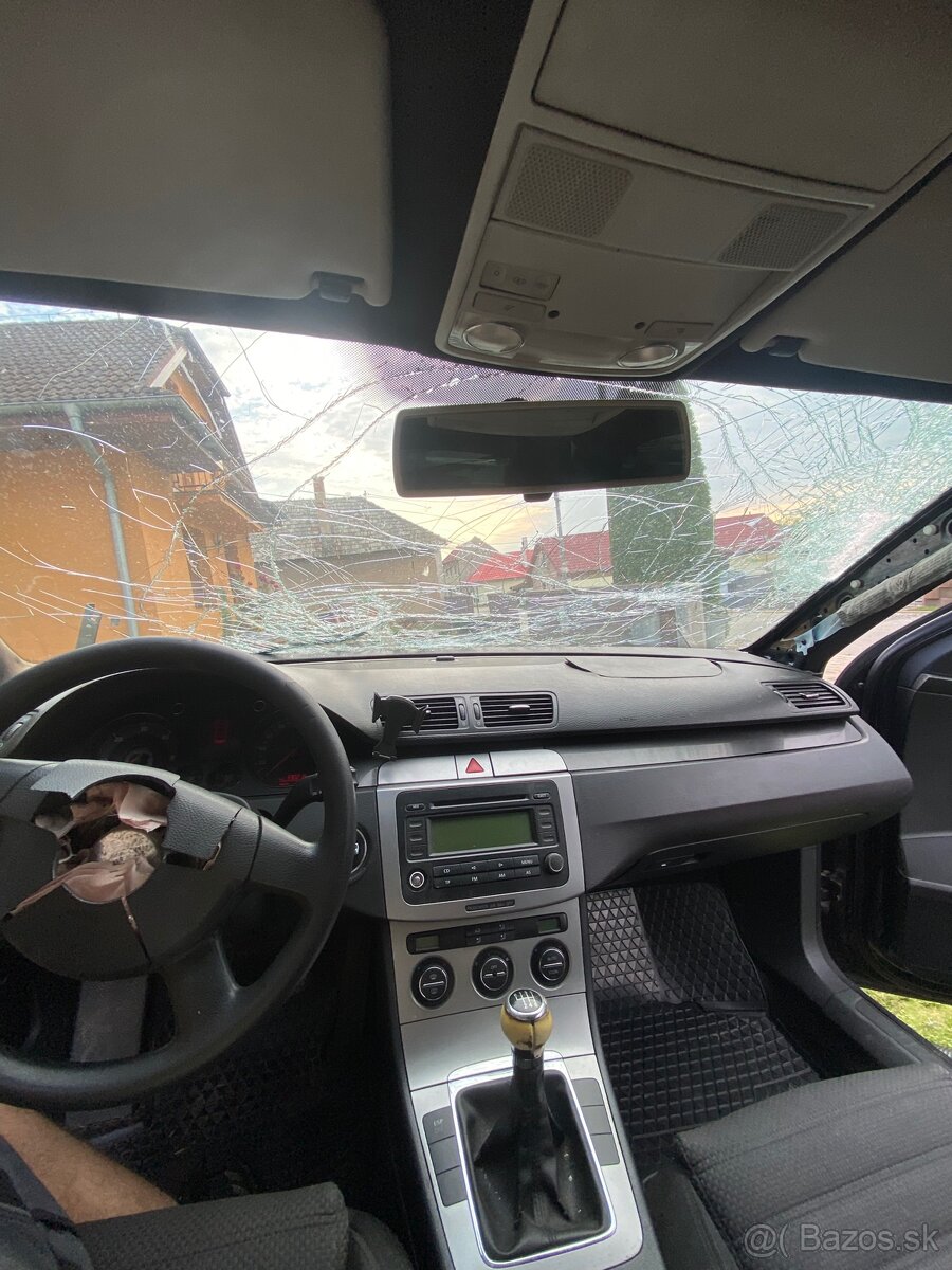 Rozpredám passat B6 - 6