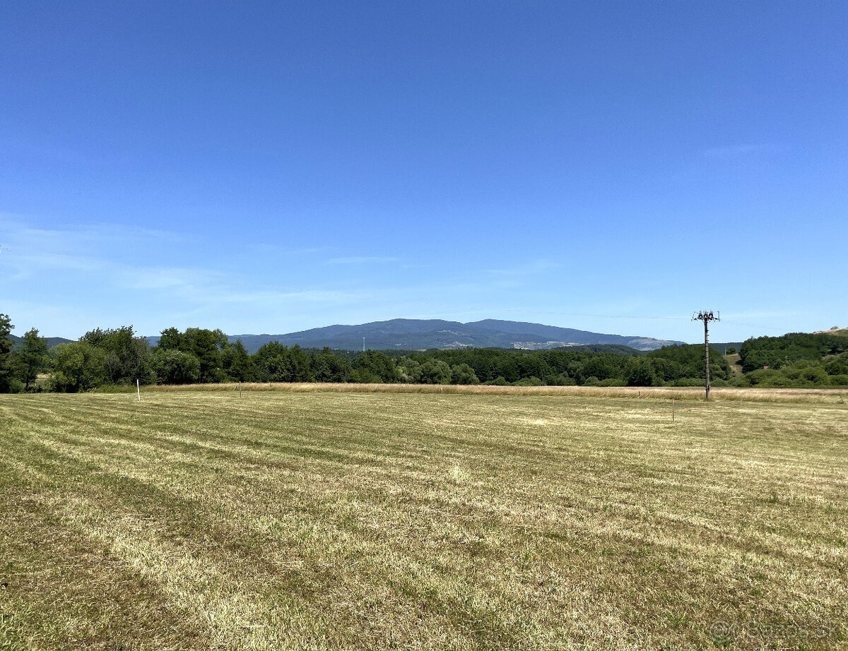 Rovinatý a slnečný stavebný pozemok v PIešti I., Detva - 6