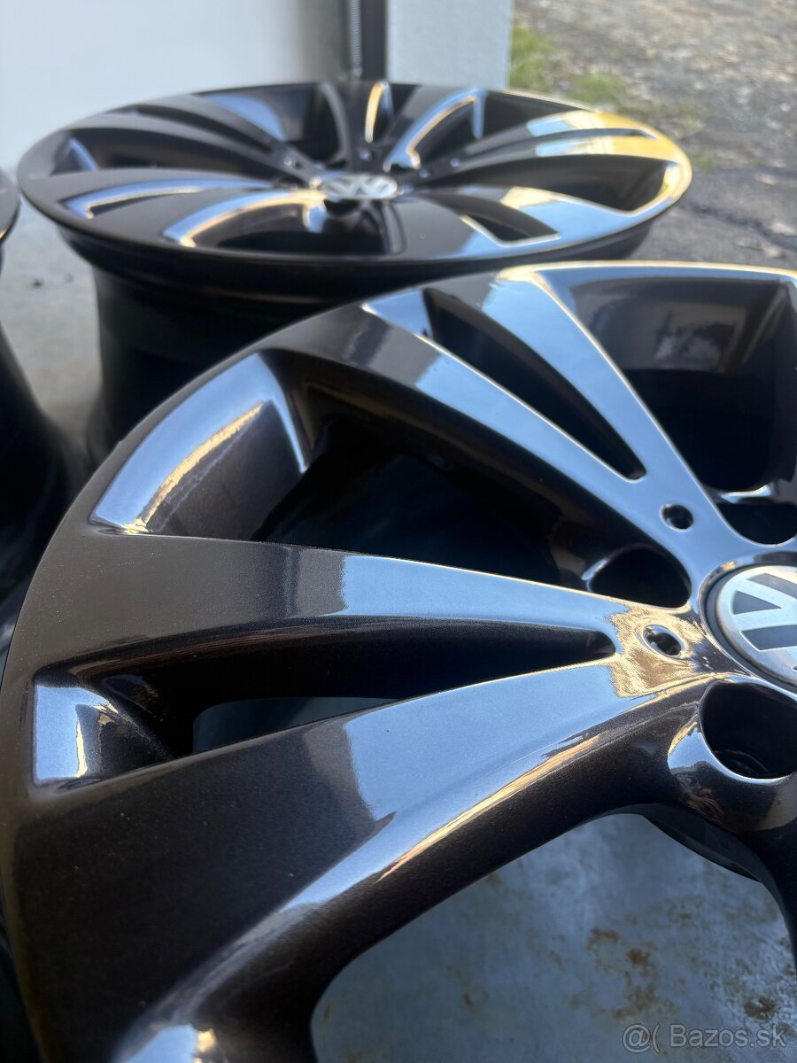 ZRENOVOVANE orig VW R18 - 6