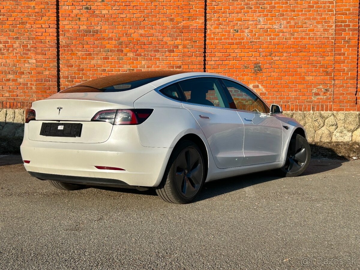 Tesla model 3 výkon 239 kW batéria 60kW - 6