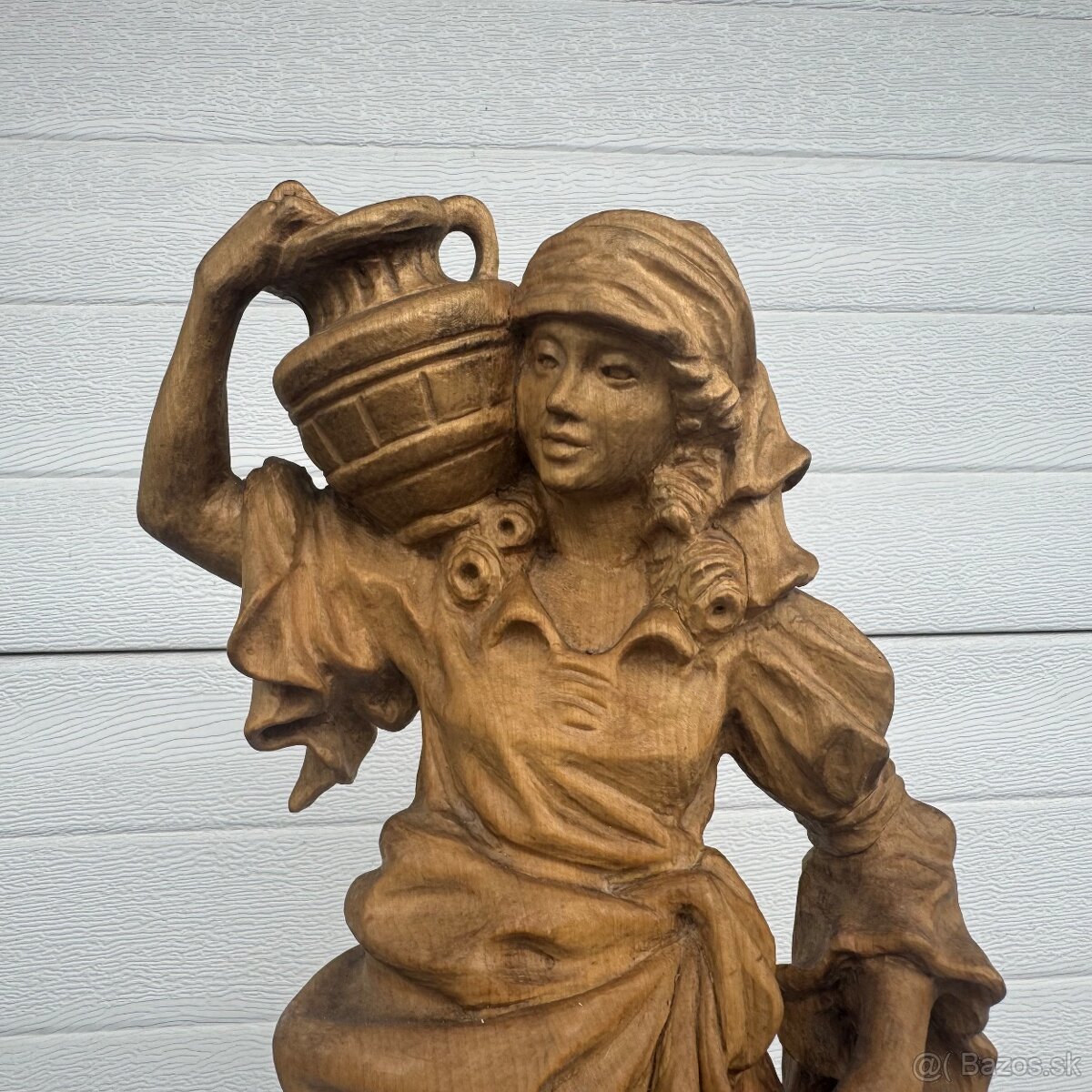 Velká socha dřevená ruční práce Samaritánka se džbánem - 6