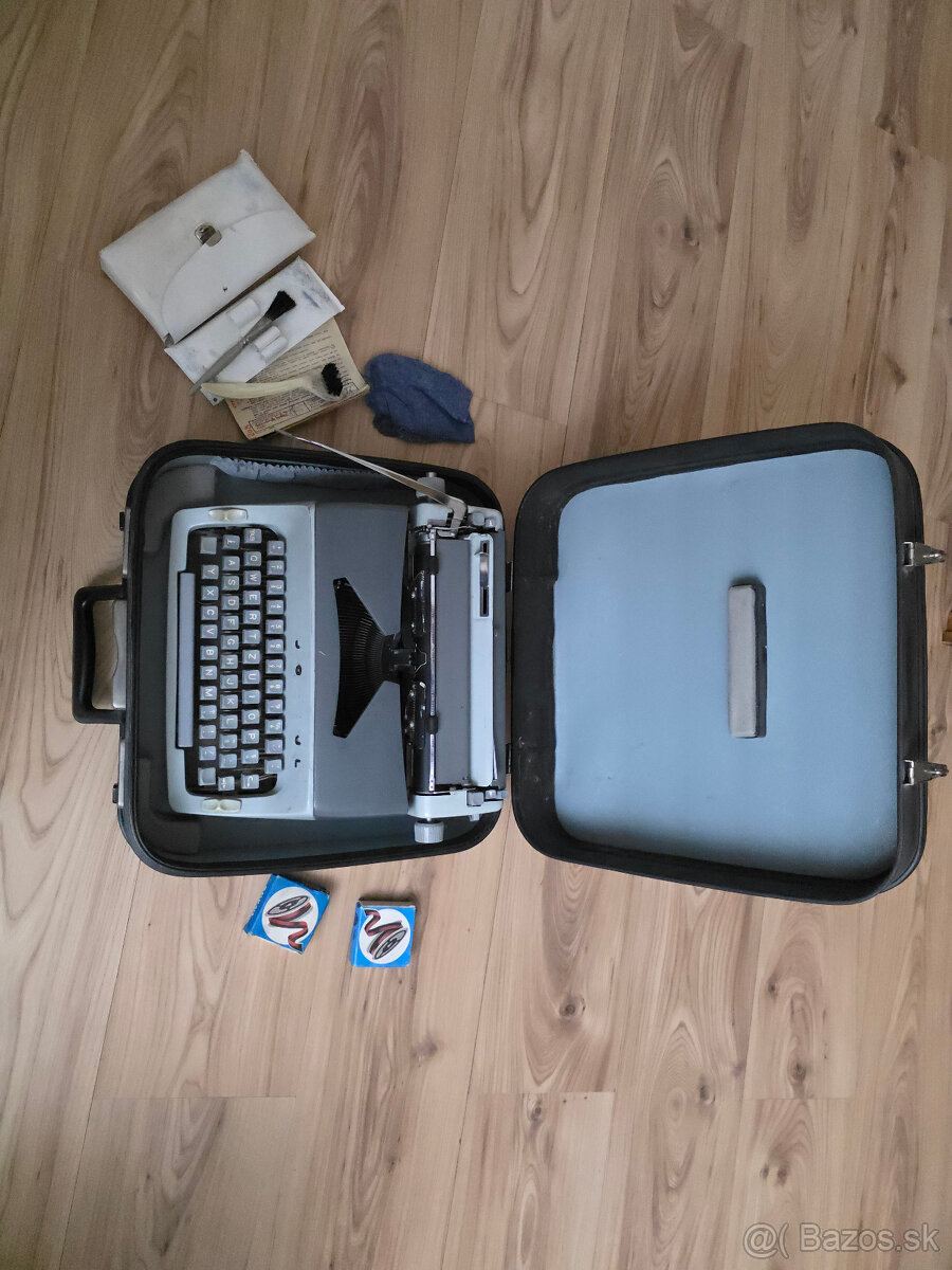 Písací stroj Consul 211 P - 6