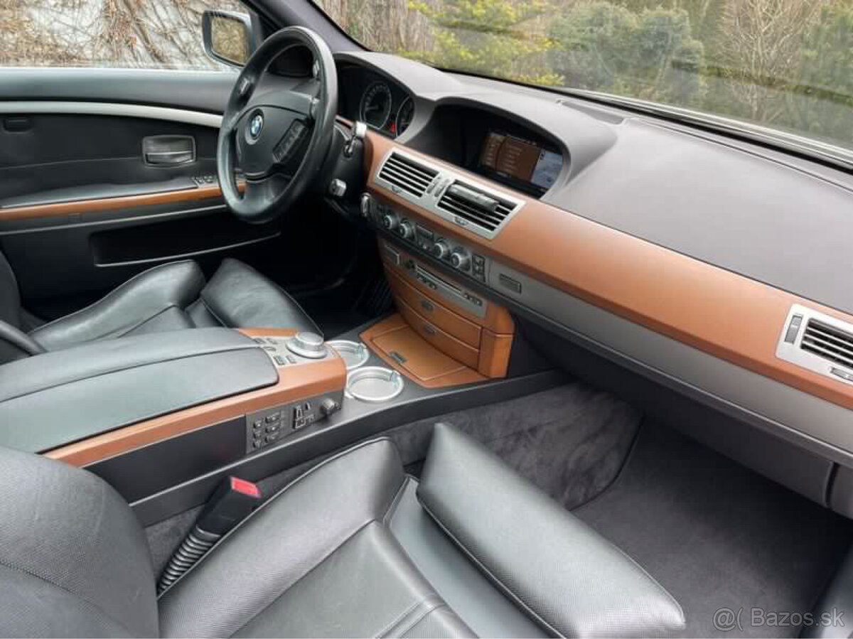 BMW 750i - 6