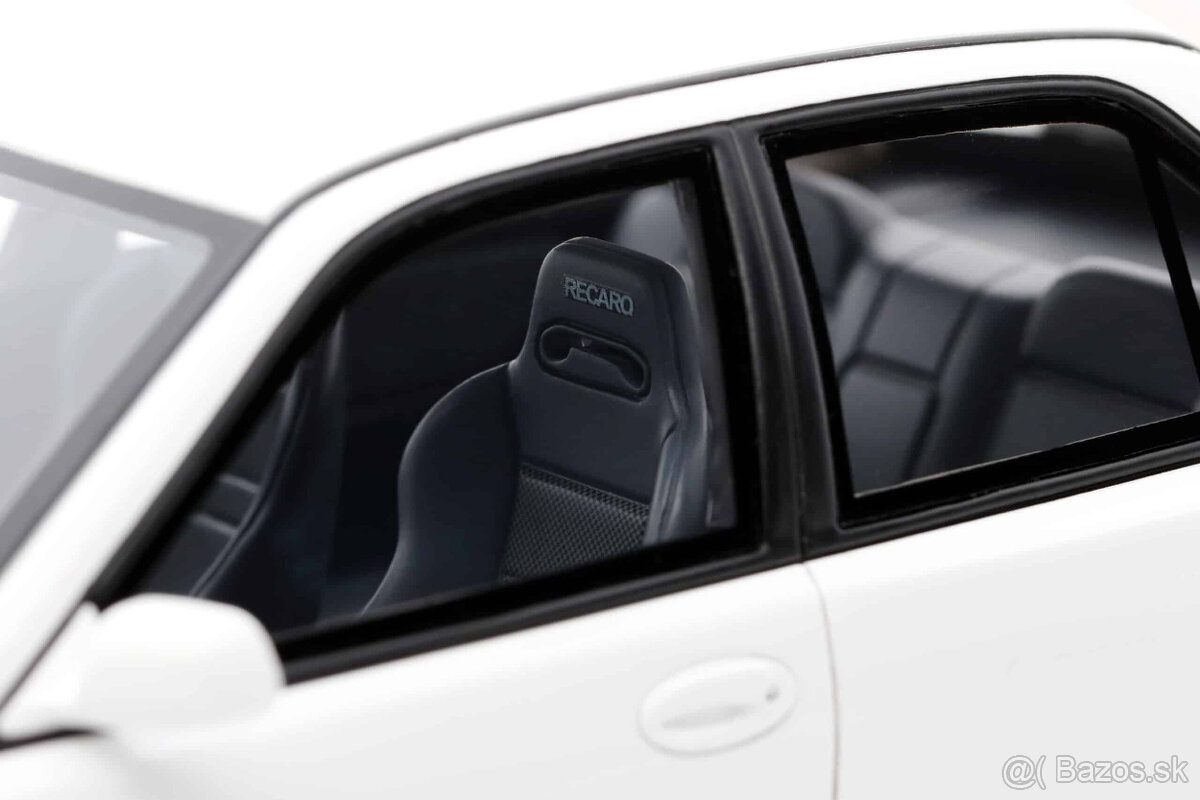 Mitsubishi Lancer EVO III 1:18 - 6