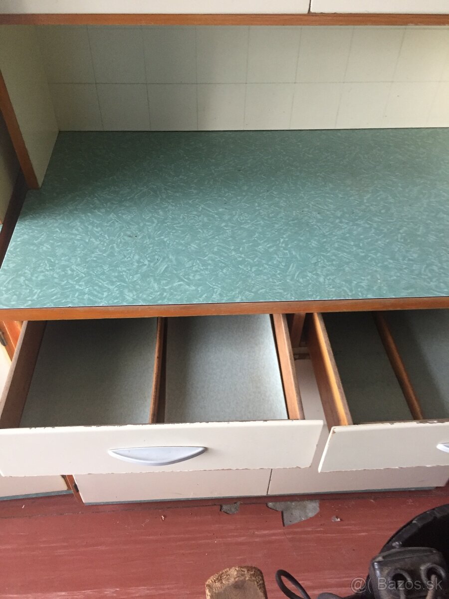 Dvojdielny kredenec. - 6