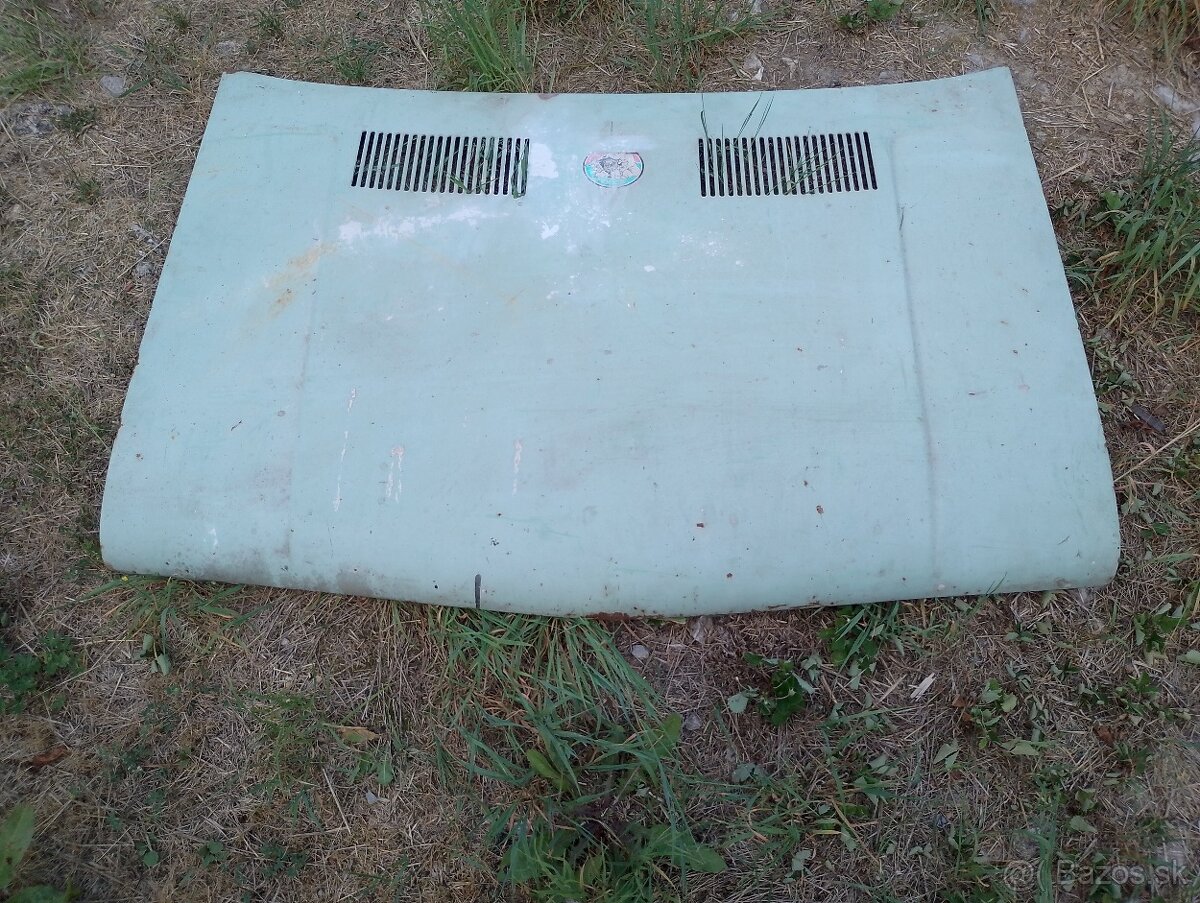 Predám prednú a zadnú kapotu Fiat 128A - 6