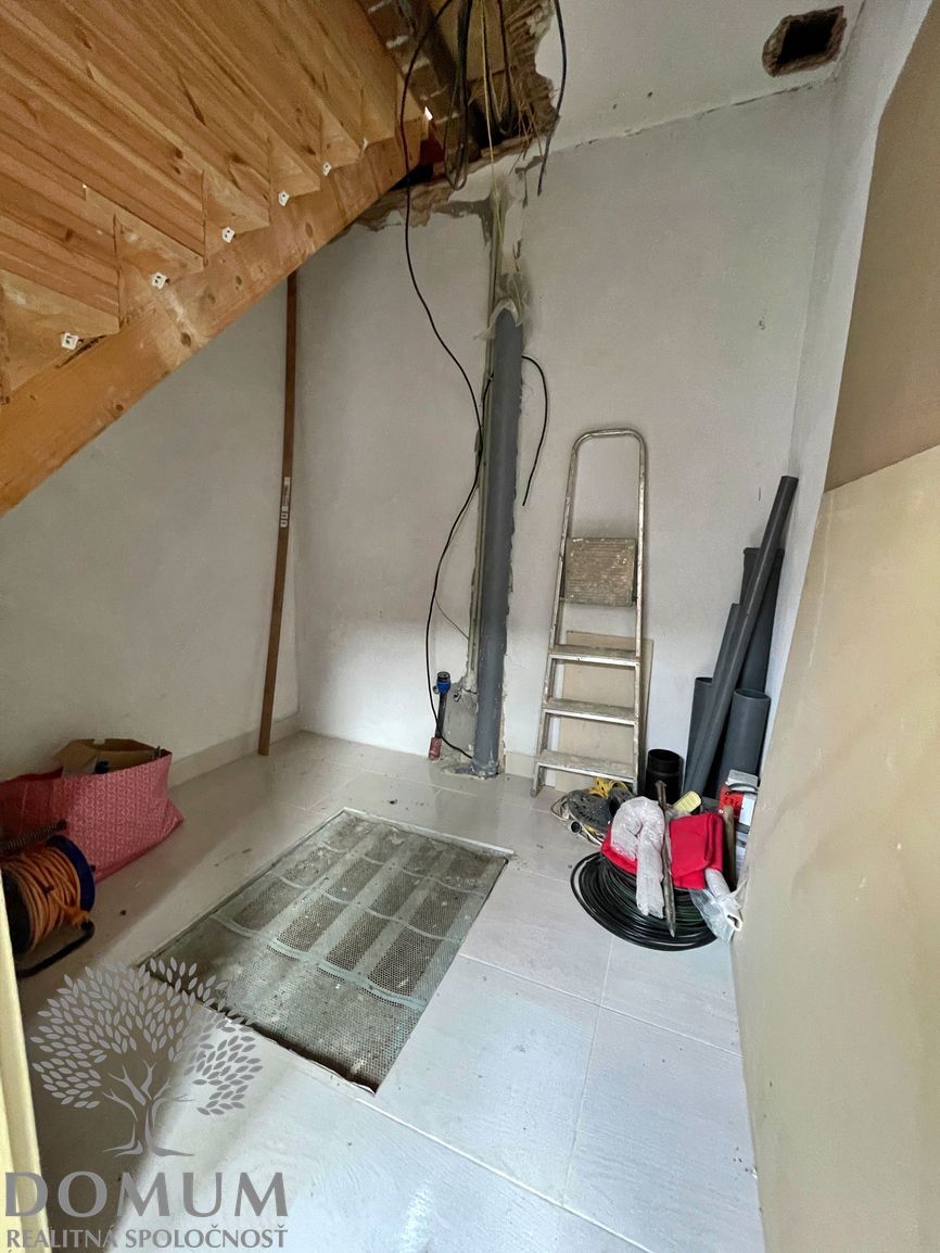 RD v Moravskom Lieskovom, pozemok 1168m2, rozsiahla rekonštr - 6