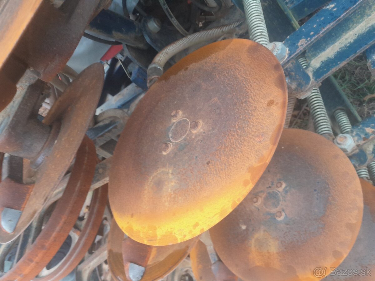 Bezorebná sejačka na priamy výsev Moore Unidrill - 6