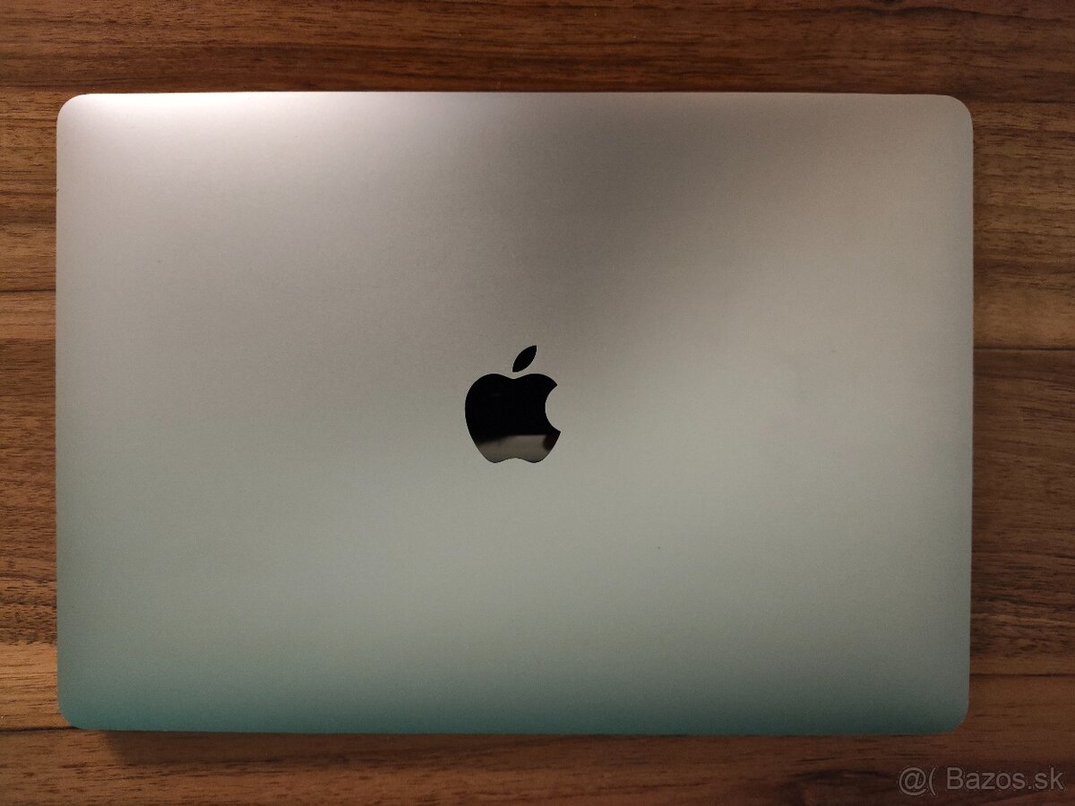 MacBook Air 2020 | i5 • 16GB • 256GB SSD - 6