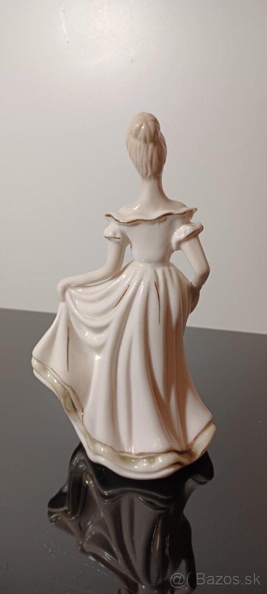 Porcelánová stará soška dáma - 6